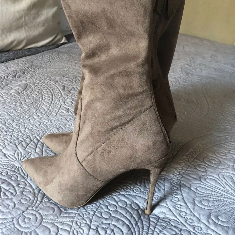 Steve Madden Grey Suede Over The Knee Boots Size 8